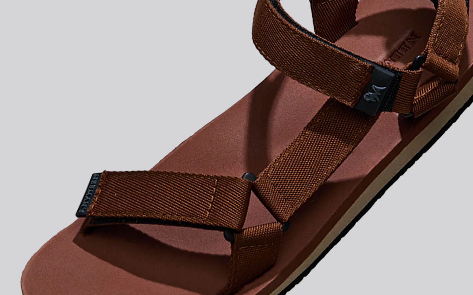 Airy Strap Sandals : Brown-Black