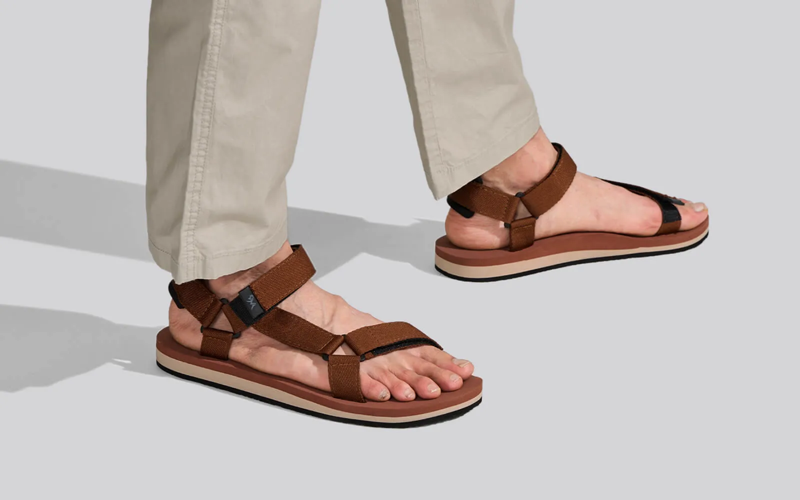 Airy Strap Sandals : Brown-Black