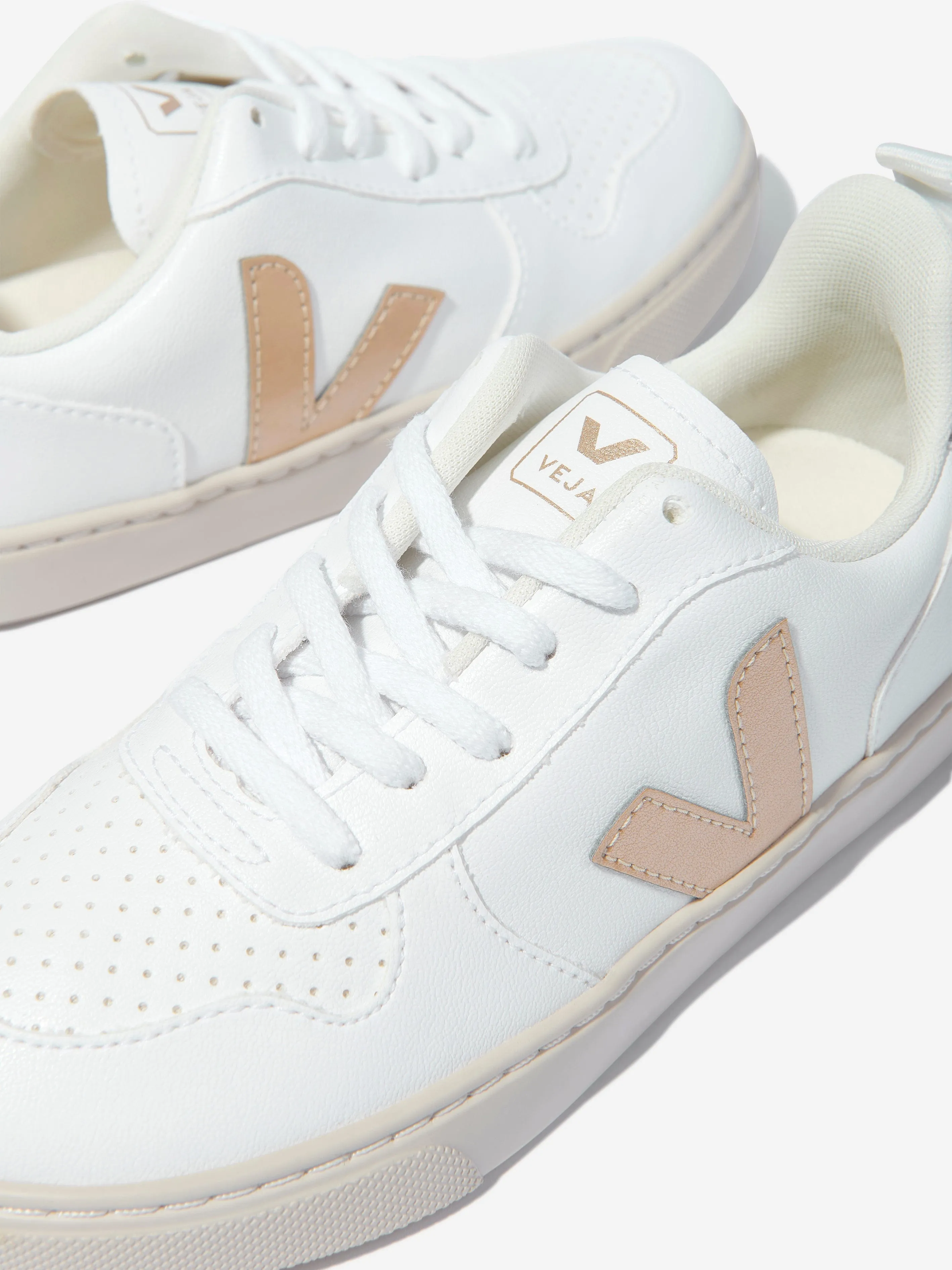 Veja Kids V-10 Laces Trainers in White